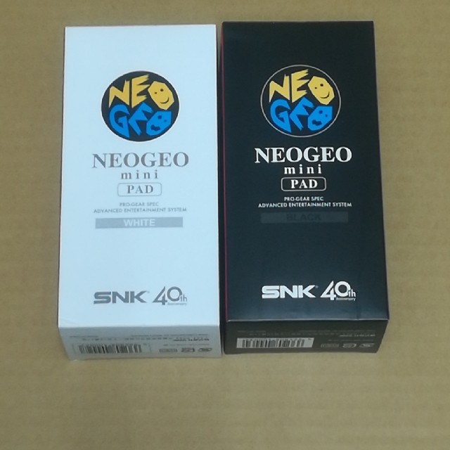 新品未開封　
NEOGEO mini PAD (黒)1個(白) 1個　計2個エンタメ/ホビー