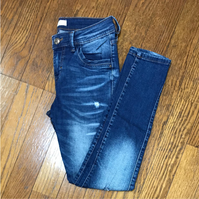 ZARA(ザラ)のZARAスキニーデニム36 レディースのパンツ(スキニーパンツ)の商品写真