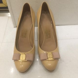 サルヴァトーレフェラガモ(Salvatore Ferragamo)のフェラガモのヴァラ パンプス♡(ハイヒール/パンプス)