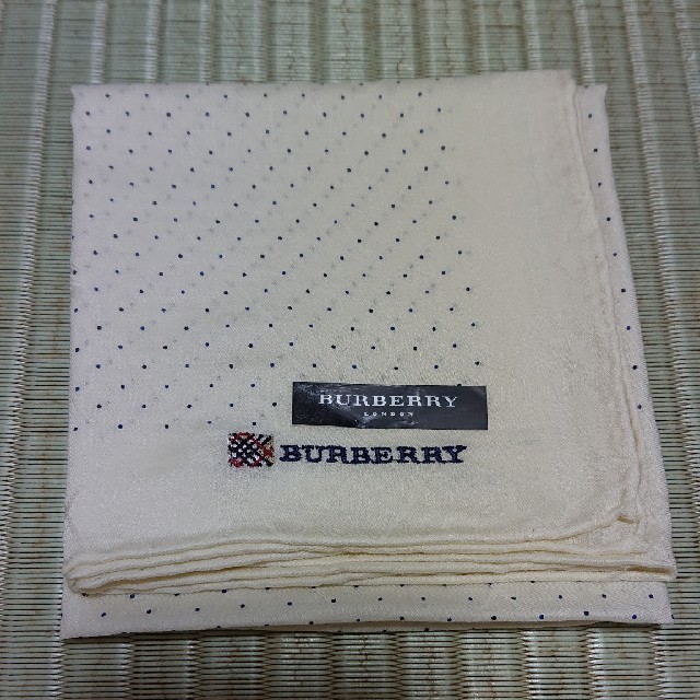 BURBERRY(バーバリー)のバーバリー ハンカチ 新品 メンズのファッション小物(ハンカチ/ポケットチーフ)の商品写真