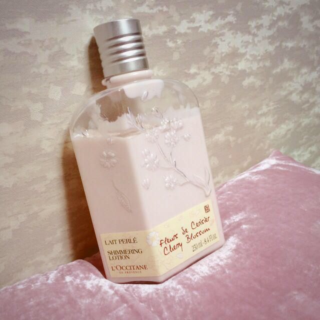 L'OCCITANE(ロクシタン)のロクシタン ボディクリーム 桜の香り コスメ/美容のボディケア(その他)の商品写真