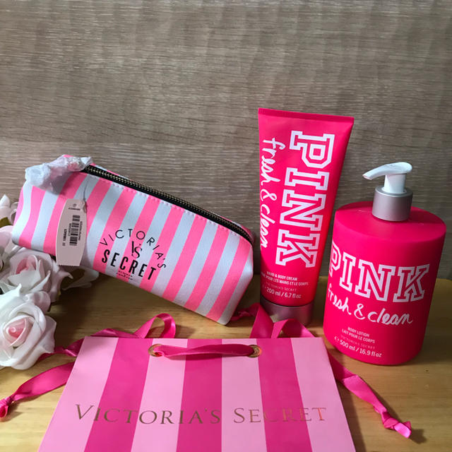 Victoria's Secret(ヴィクトリアズシークレット)の新品未開封ヴィクトリアシークレット ３点set日本未入荷 Los Angeles コスメ/美容のベースメイク/化粧品(その他)の商品写真