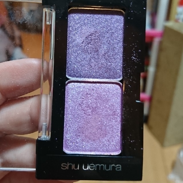 shu uemura(シュウウエムラ)のパープルアイシャドウ  shu uemura コスメ/美容のベースメイク/化粧品(アイシャドウ)の商品写真