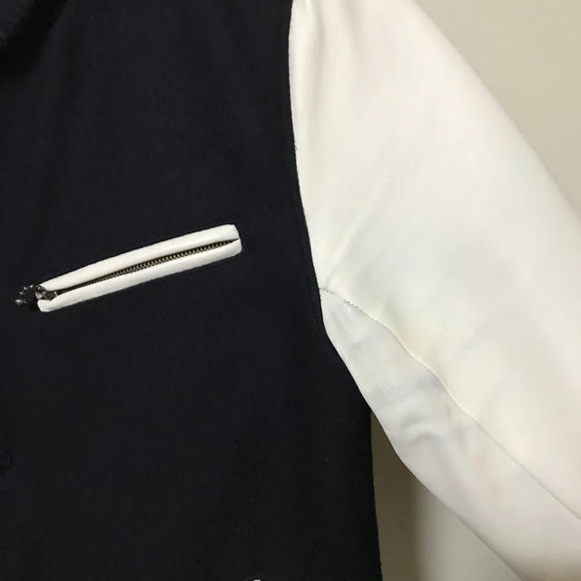 URBAN RESEARCH(アーバンリサーチ)のアーバンリサーチ スタジャン 中綿 袖部羊革 メンズのジャケット/アウター(スタジャン)の商品写真
