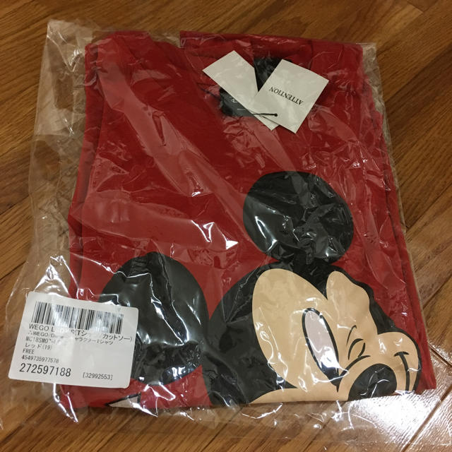 Disney(ディズニー)のウィゴー ミッキー Ｔシャツ 新品 レッド 赤 レディースのトップス(Tシャツ(半袖/袖なし))の商品写真