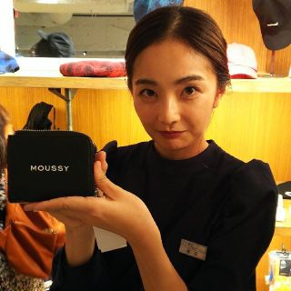 マウジー(moussy)のまりえさん推奨 限定スーベニアお財布 ブラック※秋に財布を新調すると良いらしい…(財布)