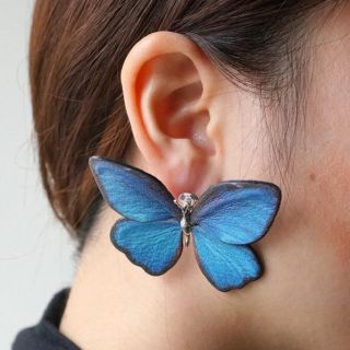 gondoa - トルクアータ gondoa 蝶 バタフライ ピアス レザー シルバー