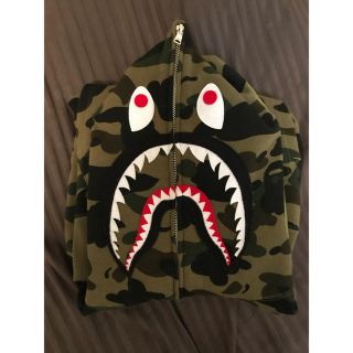 アベイシングエイプ(A BATHING APE)のBape シャークパーカー L ユニセックス カモ柄(パーカー)