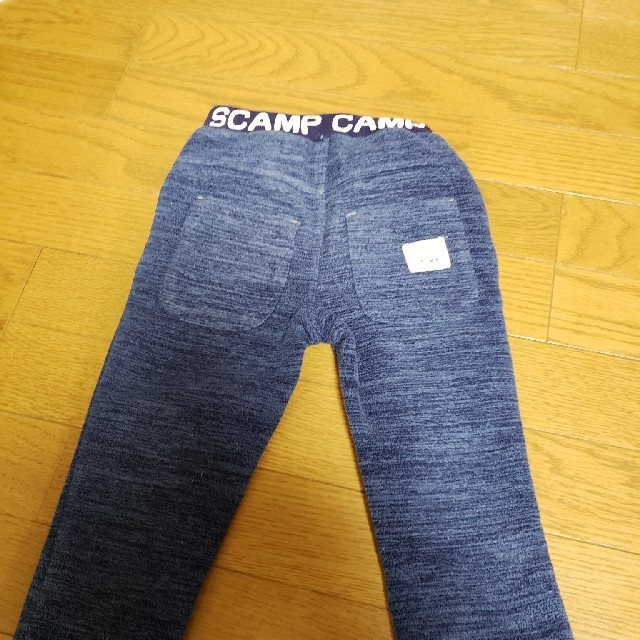 しまむら(シマムラ)の専用です！　scamp camp　100サイズ　フリースパンツ キッズ/ベビー/マタニティのキッズ服男の子用(90cm~)(パンツ/スパッツ)の商品写真