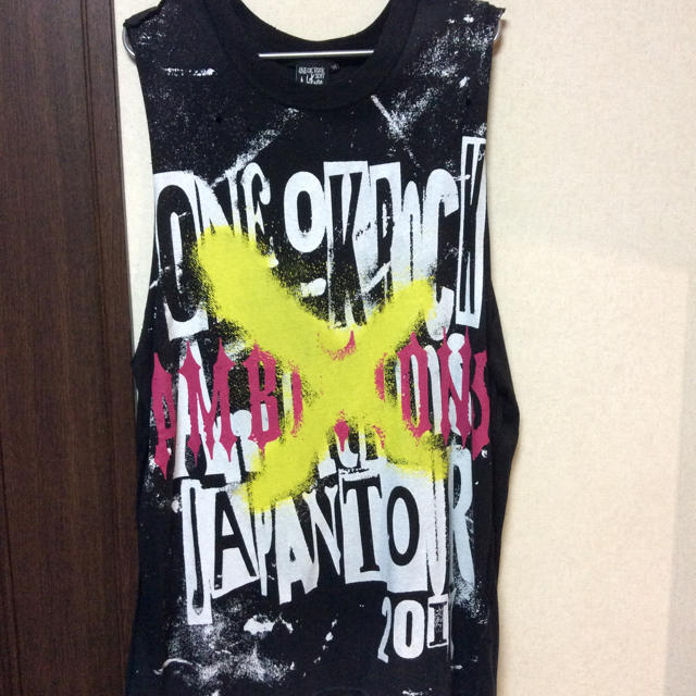 ONE OK ROCK(ワンオクロック)のONE OK ROCK Ambitions japantour タンクトップ メンズのトップス(タンクトップ)の商品写真