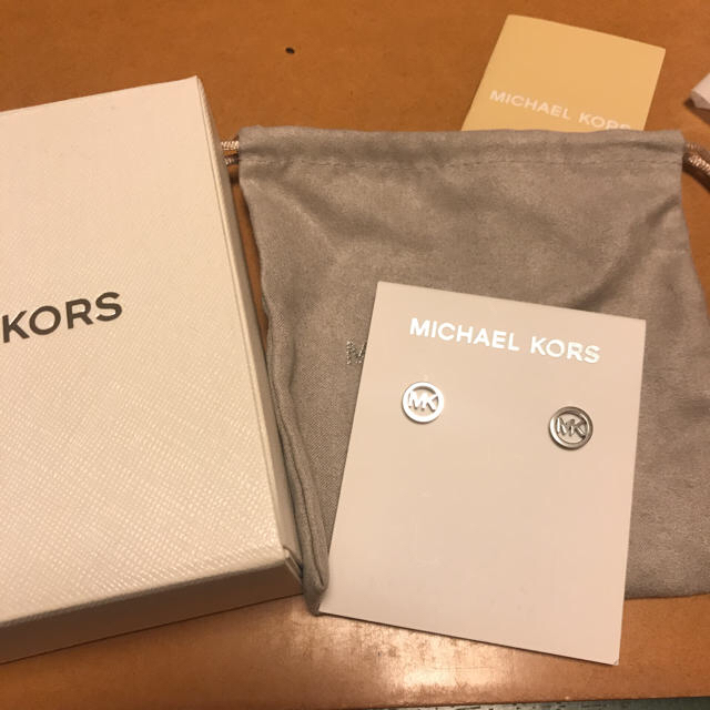 Michael Kors(マイケルコース)のMICHEAL KORS レディースのアクセサリー(ピアス)の商品写真