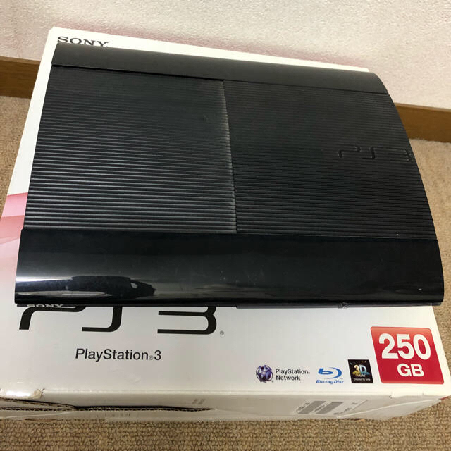 SONY(ソニー)の今日迄PS3 250GB CECH-4000B ブラック ウイニングイレブン付き エンタメ/ホビーのゲームソフト/ゲーム機本体(家庭用ゲーム機本体)の商品写真