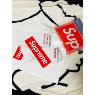 シュプリーム(Supreme)の【ステッカー、ショッパー付】Supreme × Hanes ソックス2足(ソックス)