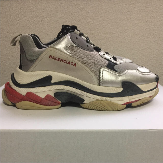 靴/シューズBALENCIAGA triple s 41 シルバー