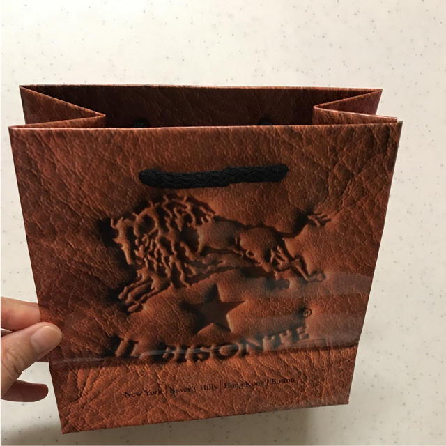 IL BISONTE(イルビゾンテ)のイルビゾンテ  紙袋 イタリア 限定 デザイン レディースのバッグ(ショップ袋)の商品写真