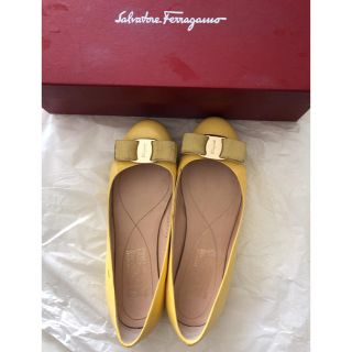 フェラガモ(Ferragamo)のフェラガモ パンプス 36c イエロー エナメル(バレエシューズ)