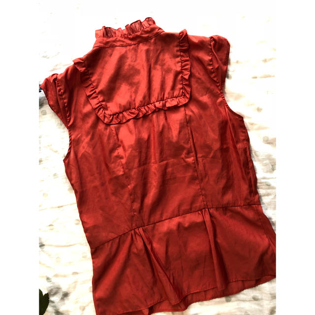ZARA(ザラ)のZARA 赤 オレンジ シャツ レディースのトップス(シャツ/ブラウス(半袖/袖なし))の商品写真