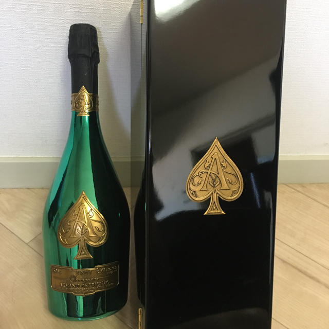 Dom Pérignon(ドンペリニヨン)のARMAND DE BRIGNAC アルマンドブリニャックマスターズエディション 食品/飲料/酒の酒(シャンパン/スパークリングワイン)の商品写真