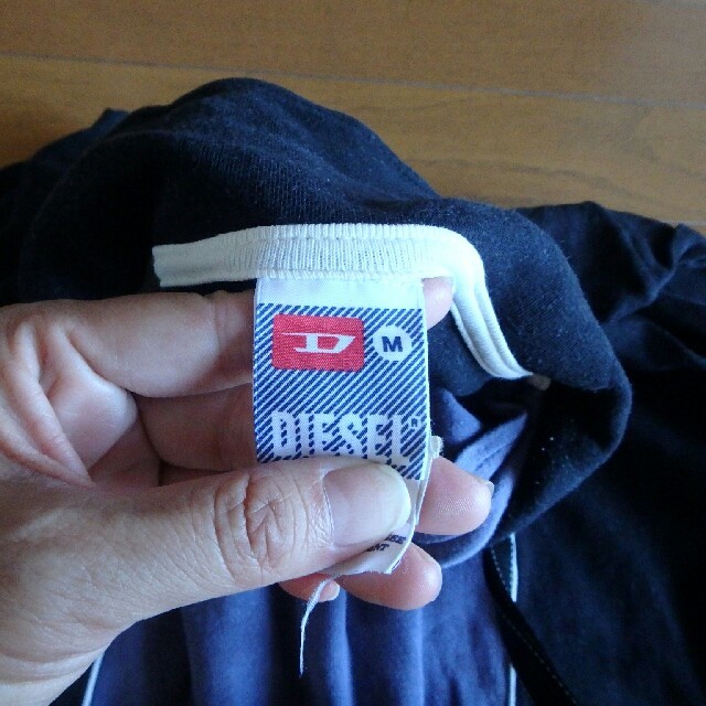 DIESEL(ディーゼル)のシャツ　メンズ　DIESEL メンズのトップス(Tシャツ/カットソー(七分/長袖))の商品写真