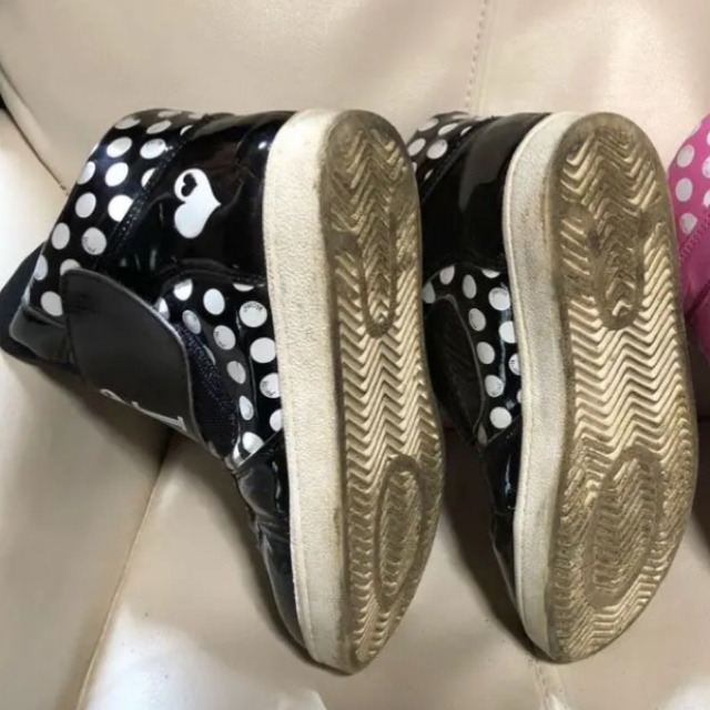 RONI(ロニィ)のRONI スニーカー 黒 値下げ キッズ/ベビー/マタニティのキッズ靴/シューズ(15cm~)(スニーカー)の商品写真