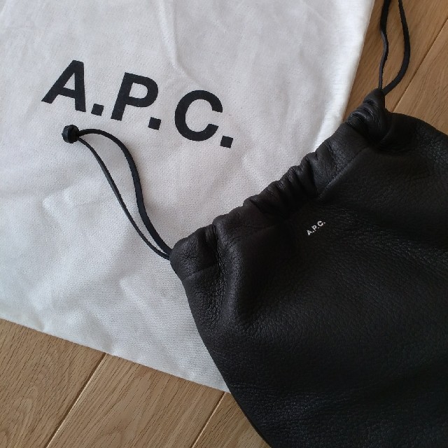 A.P.C - 新品未使用 A.P.C.レザー巾着バッグ フランス本店購入の A.P.C - 新品未使用 A.P.C.レザー巾着バッグ フランス本店購入の
