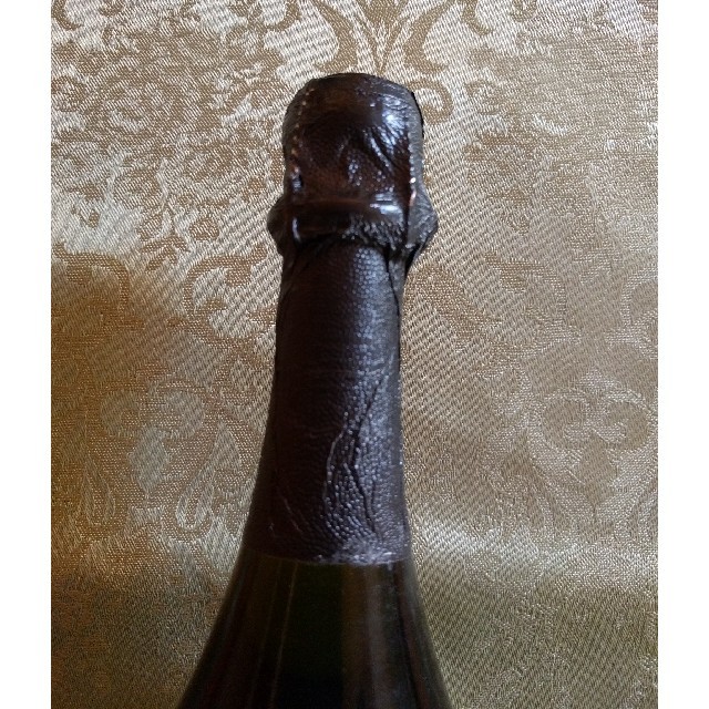 Dom Pérignon(ドンペリニヨン)の（あこ様専用）ドン・ペリニヨン2006　新品未開栓品　送料込み 食品/飲料/酒の酒(シャンパン/スパークリングワイン)の商品写真