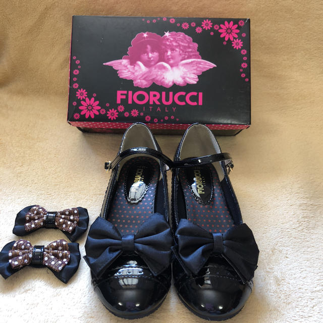 Fiorucci(フィオルッチ)のFIORUCCI 黒シューズ 22㎝ キッズ/ベビー/マタニティのキッズ靴/シューズ(15cm~)(フォーマルシューズ)の商品写真