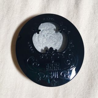 アナスイ(ANNA SUI)のANNA SUI アイシャドウ ♡ 004 シルバーグレー(アイシャドウ)