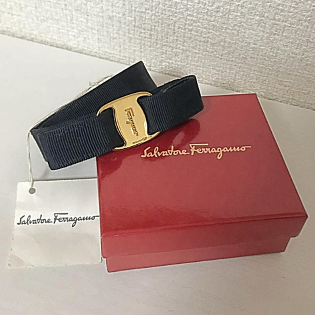 Salvatore Ferragamo(サルヴァトーレフェラガモ)の⚠️専用です！新品未使用 タグ付き フェラガモ ベルト XS レディース レディースのファッション小物(ベルト)の商品写真