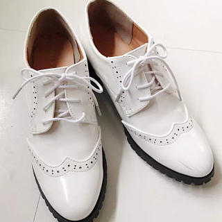 レプシィムローリーズファーム(LEPSIM LOWRYS FARM)のホワイト 靴☆(ローファー/革靴)