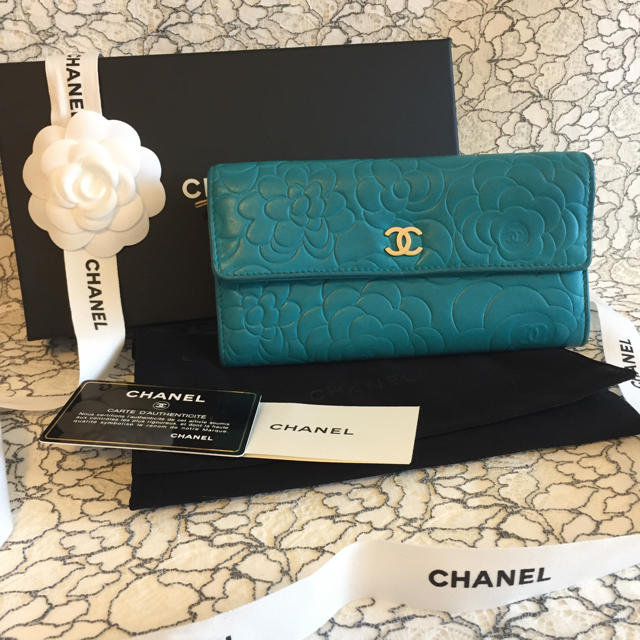 レディース正規品 CHANEL 美品 長財布 エメラルドグリーン