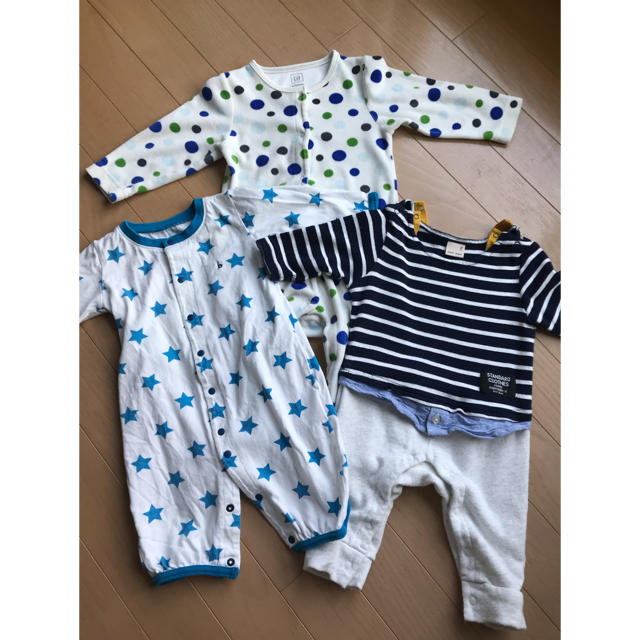 babyGAP(ベビーギャップ)のiku様専用 ベビー服3点セット size70と80 キッズ/ベビー/マタニティのベビー服(~85cm)(ロンパース)の商品写真