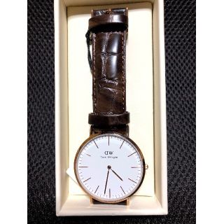 ダニエルウェリントン(Daniel Wellington)のダニエルウェリントン 40mm  クラシックヨーク  腕時計

未使用品です。(腕時計(アナログ))