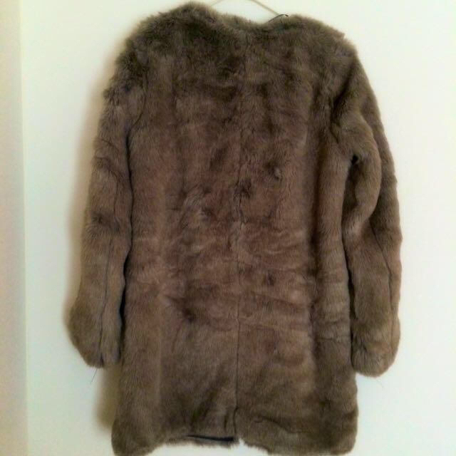 UNIQLO(ユニクロ)のフェイクファーノーカラーコート. レディースのジャケット/アウター(毛皮/ファーコート)の商品写真