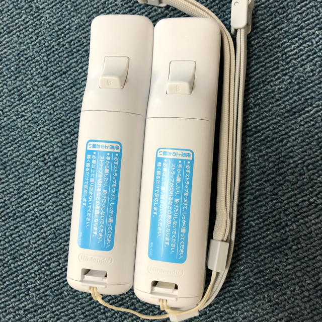 Wii(ウィー)のWii リモコン 白 中古 美品 WiiU使用可 エンタメ/ホビーのゲームソフト/ゲーム機本体(その他)の商品写真