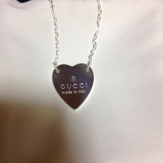 グッチ(Gucci)の【新品未使用】GUCCI ハートチャーム ネックレス(ネックレス)