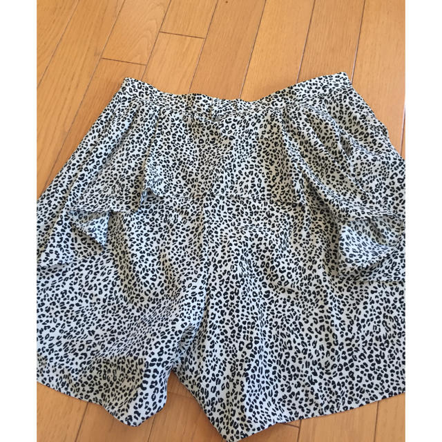 apart by lowrys(アパートバイローリーズ)のレオパード柄ショートパンツ 2枚セット レディースのパンツ(ショートパンツ)の商品写真