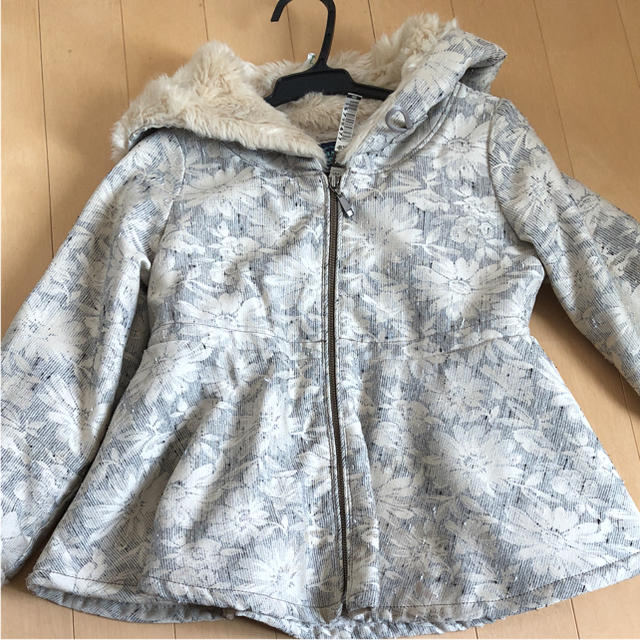 ANNA SUI mini(アナスイミニ)のアナスイミニジャガード花柄コート110から120 キッズ/ベビー/マタニティのキッズ服女の子用(90cm~)(コート)の商品写真