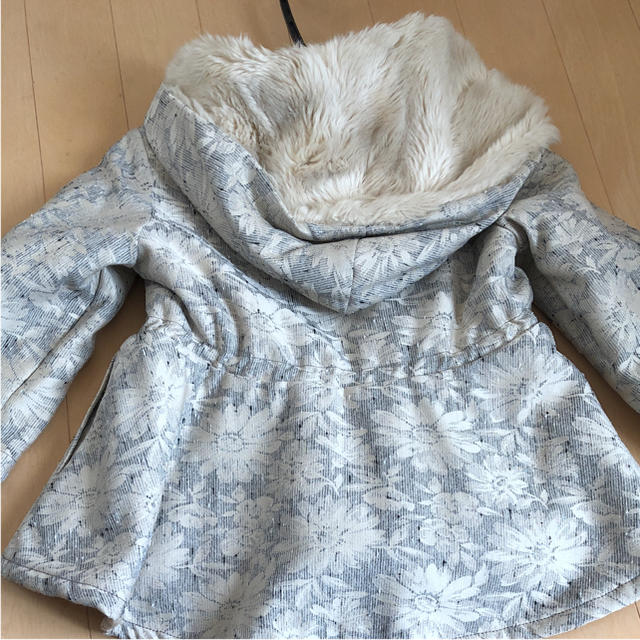 ANNA SUI mini(アナスイミニ)のアナスイミニジャガード花柄コート110から120 キッズ/ベビー/マタニティのキッズ服女の子用(90cm~)(コート)の商品写真