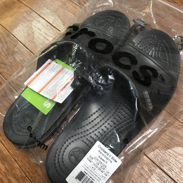 crocs(クロックス)のcrocsクロックス サンダルW12 ブラック メンズの靴/シューズ(サンダル)の商品写真