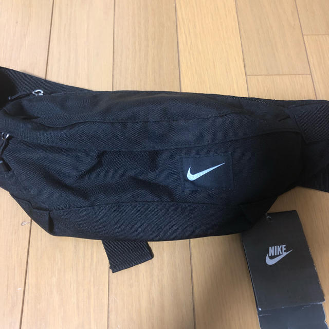 NIKE(ナイキ)のNIKEウエストポーチ.ナイキウエストポーチ レディースのバッグ(ボディバッグ/ウエストポーチ)の商品写真