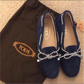 トッズ(TOD'S)のTOD s(ローファー/革靴)