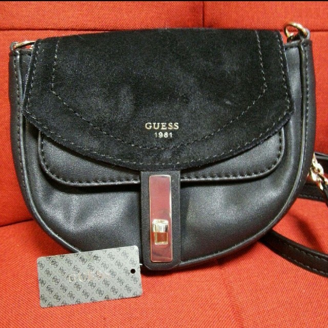 GUESS(ゲス)の☆GUESS☆ ショルダーバッグ スウェード レディースのバッグ(ショルダーバッグ)の商品写真