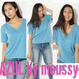 アズールバイマウジー(AZUL by moussy)のAzul by moussy アズールバイマウジー　VネックTシャツ　ブルー　(Tシャツ(半袖/袖なし))