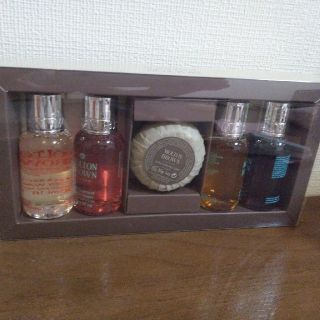 モルトンブラウン(MOLTON BROWN)のモルトンブラウンアメニティセット【新品未使用箱付き】(ボディソープ/石鹸)