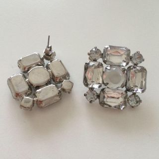 エモダ(EMODA)のビジューピアス(ピアス)