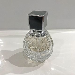 ジミーチュウ(JIMMY CHOO)のジミーチュウ オードトワレ 40ml 香水(香水(女性用))