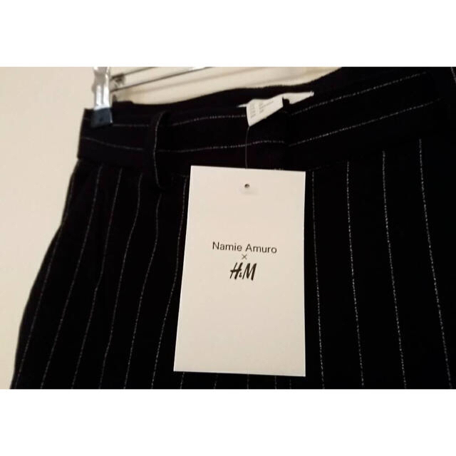 H&M(エイチアンドエム)のH&M 安室奈美恵 ストライプパンツ レディースのパンツ(カジュアルパンツ)の商品写真