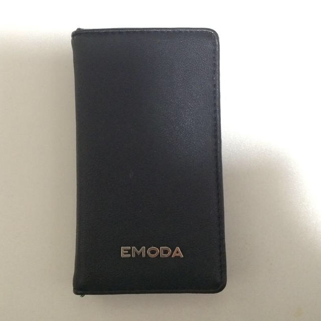 EMODA(エモダ)のEMODA iPhoneケース スマホ/家電/カメラのスマホアクセサリー(モバイルケース/カバー)の商品写真