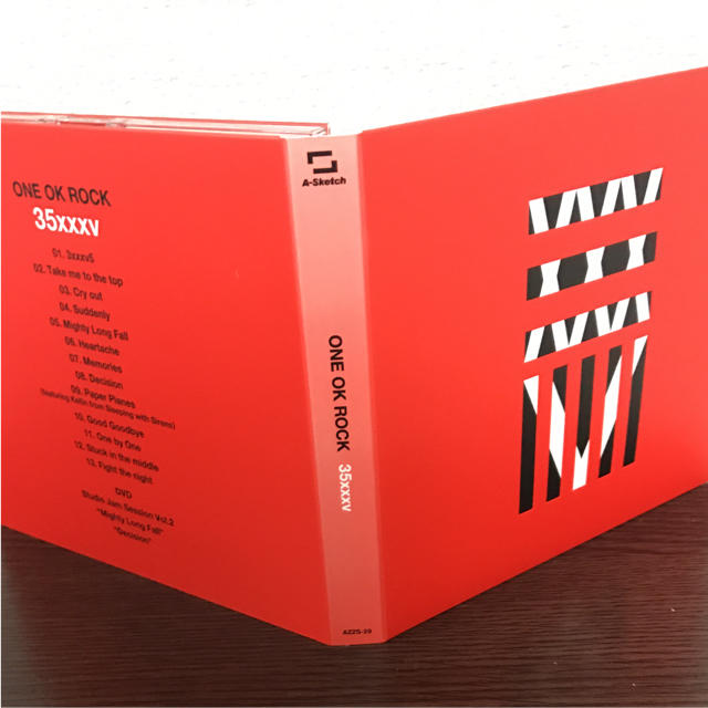 ONE OK ROCK(ワンオクロック)のONE OK ROCK 35xxxv 初回盤 エンタメ/ホビーのCD(ポップス/ロック(邦楽))の商品写真